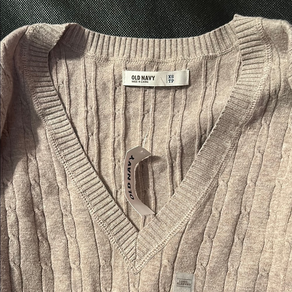 Old Navy Women's Light Taupe Sweater